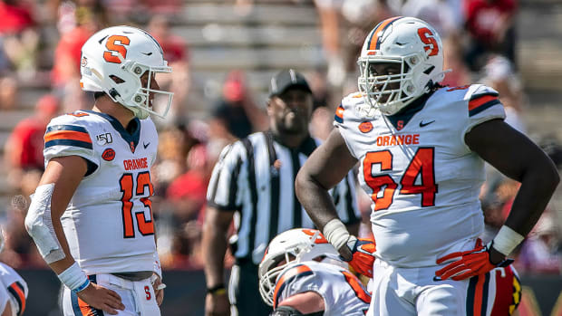 syracuse-vs-clemson-tommy-devito-offensive-line.jpg